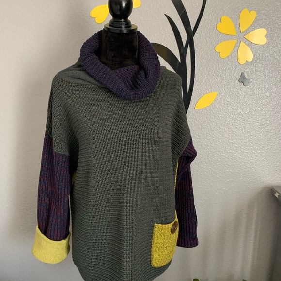 Sweater - Picture 3 of 4